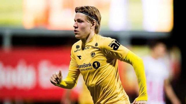 梦幻西游：旭旭宝宝与官方续约，二狗打皇宫击败呆瓜！