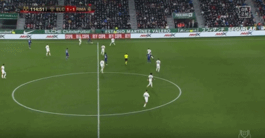 足坛悲喜夜！曼城曼联切尔西全没赢，阿森纳连收2份大礼，巴萨5：0