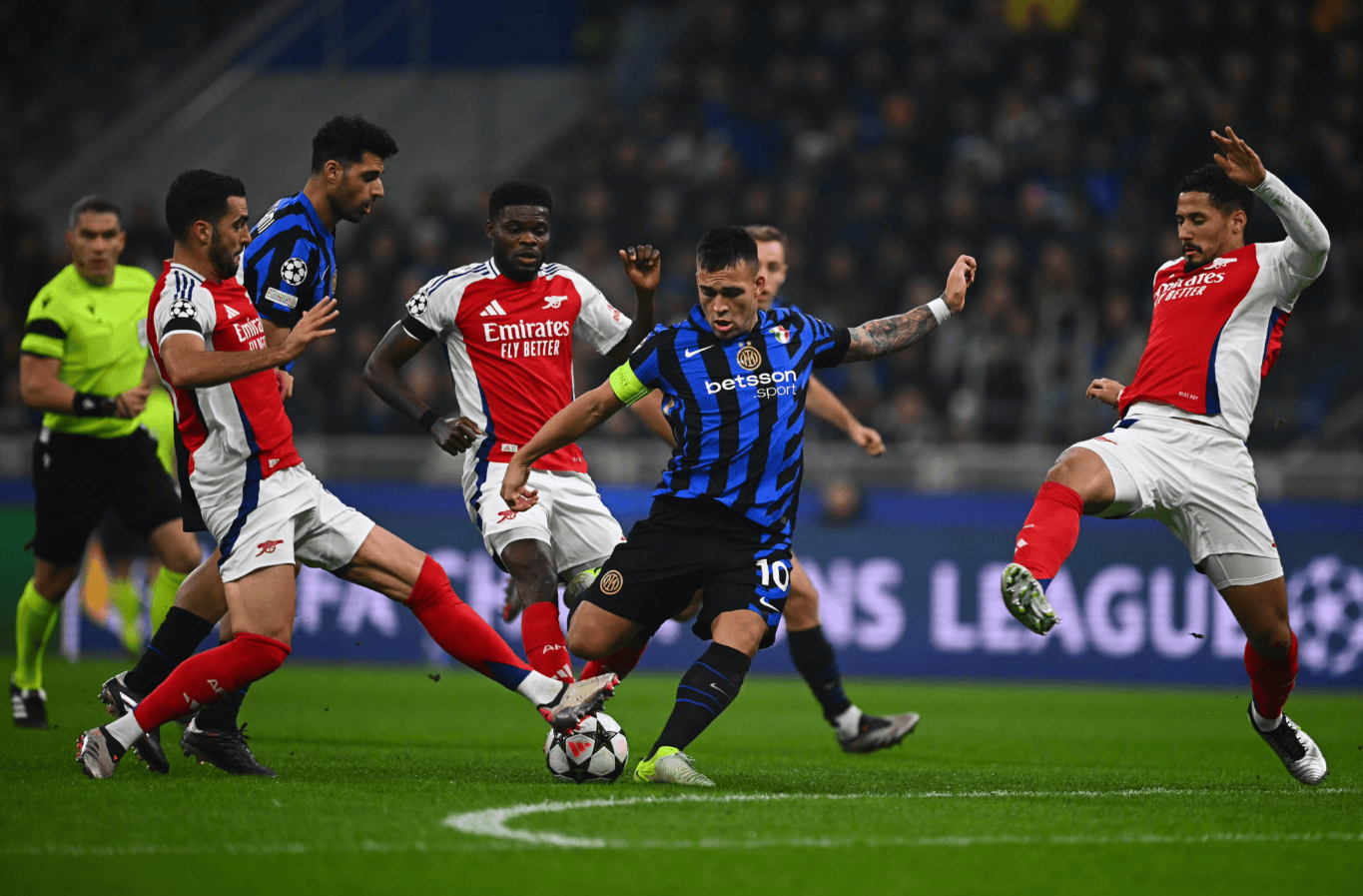 切尔西正式签下恩佐!转会费1.21亿欧将分期支付